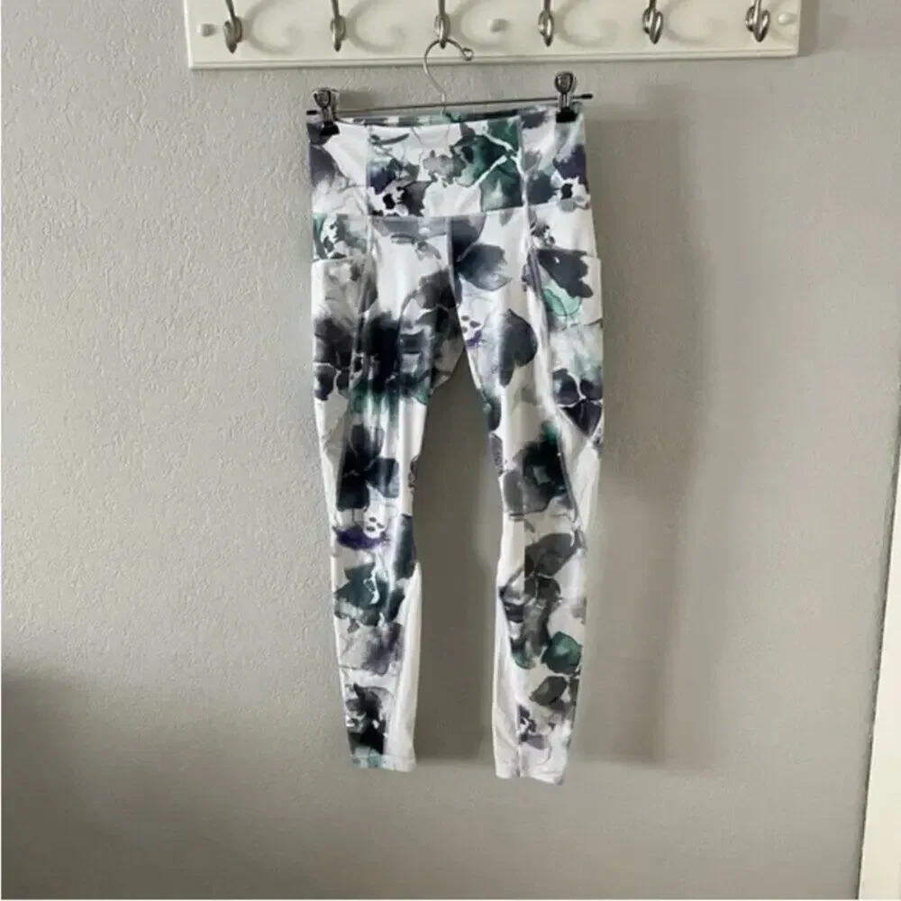 Athleta Watercolor Floral 7/8 Side Pocket Leggings - Picture 3 of 10